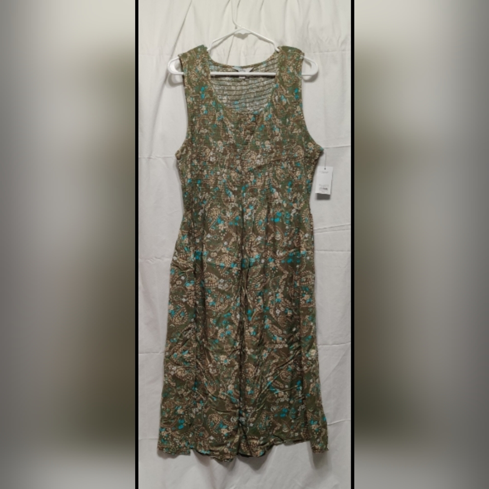 Any Item $10- Send an Offer (Purses Excluded)- NWT shirred bodice midi dress
